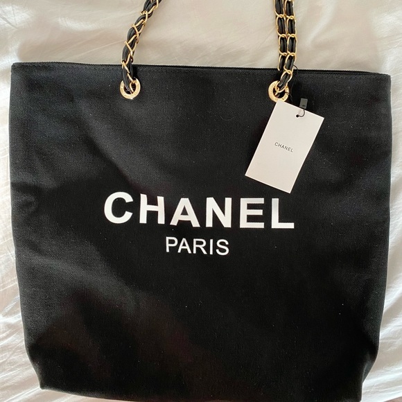CHANEL Handbags - 🖤Authentic Chanel Tote with chain straps 💥 New with tags